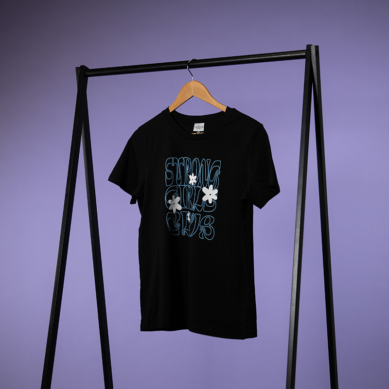 Sistas 22 Black Tee